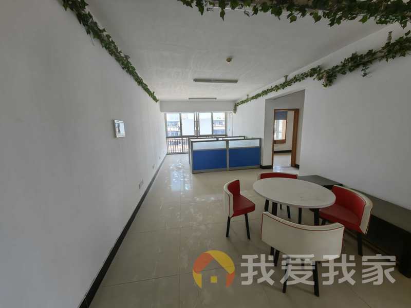 东晖育才苑 南北通透，采光好 装修好，环镜优美 中间楼层