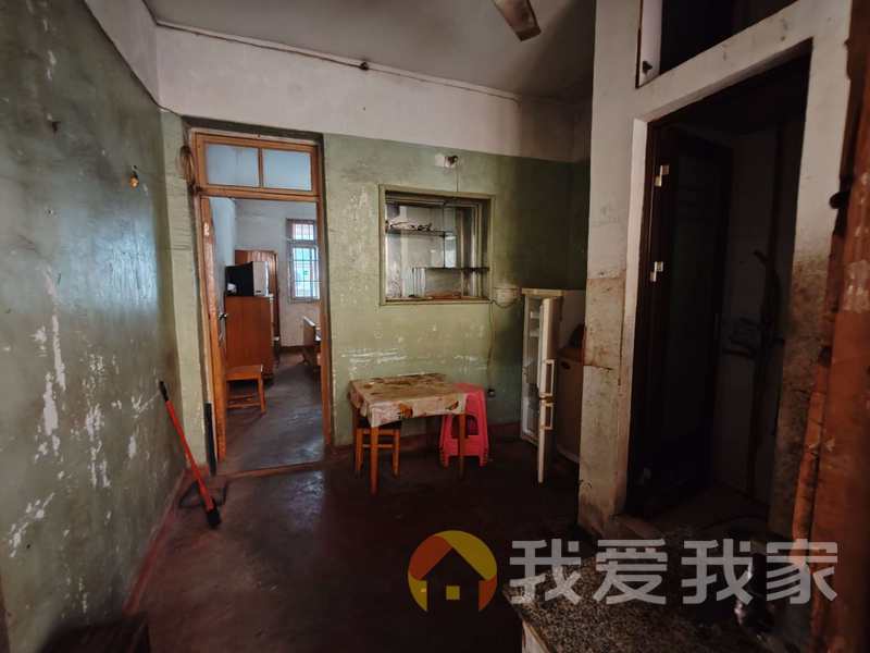 南昌我爱我家丁公路 南北通透，采光好 装修好，环镜优美 近地铁 视野好，诚心出售