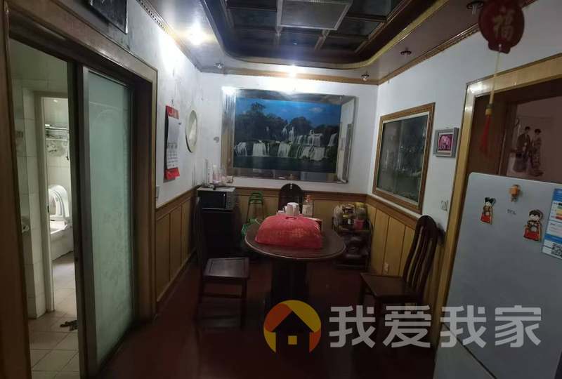 南昌我爱我家洪都大院八区 南北通透，采光好 近地铁 中间楼层