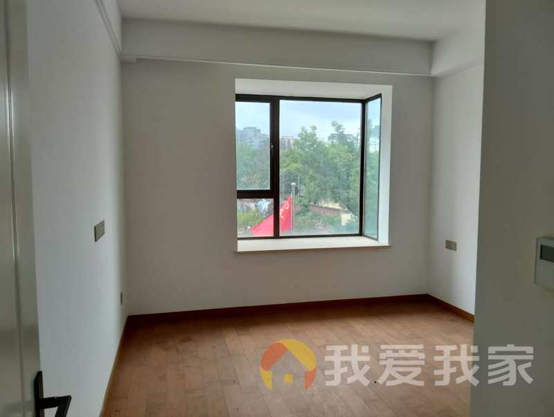 南昌我爱我家江湾豪庭 南北通透，采光好 装修好，环镜优美 近地铁 周边匹套完善，，出行方便