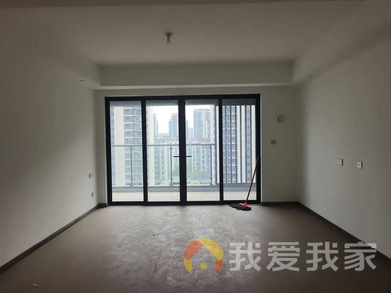 南昌我爱我家华侨城万科三期浔岸 南北通透，采光好 装修好，环镜优美 中间楼层