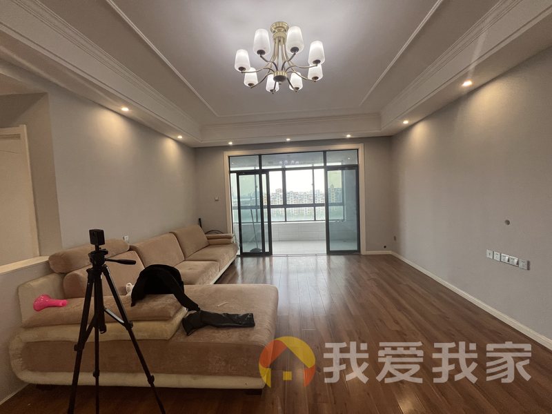 南昌我爱我家溪湖家园（艾湖家园） 南北通透，采光好 装修好，环镜优美 中间楼层
