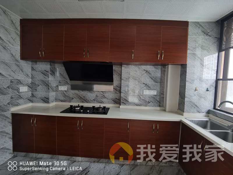 恒泰花苑 南北通透，采光好 装修好，环镜优美 视野好，诚心出租
