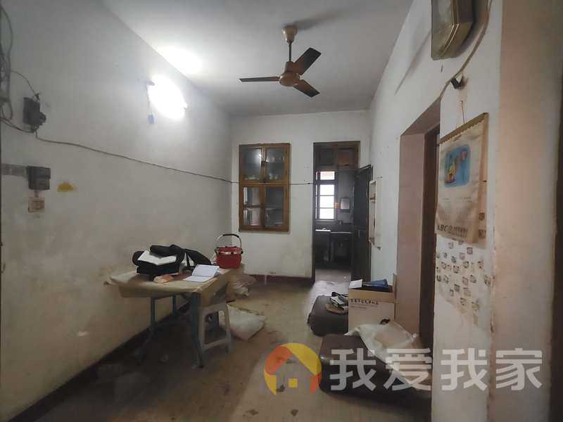 南昌我爱我家江纺住宅二区 南北通透，采光好 中间楼层