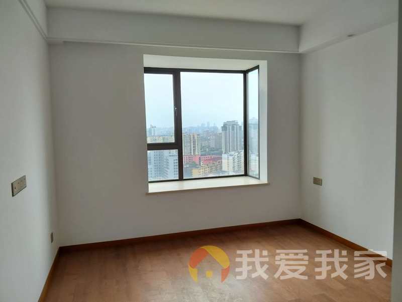 南昌我爱我家江湾豪庭 南北通透，采光好 装修好，环镜优美 近地铁 视野好，诚心出售