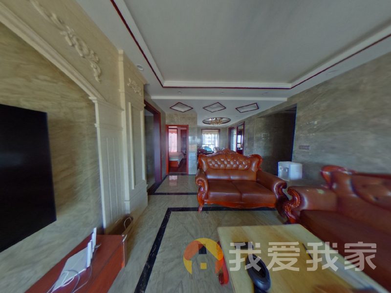 带落地阳台正规一居室；可以拎包即住；位于小区中间位置不临街环