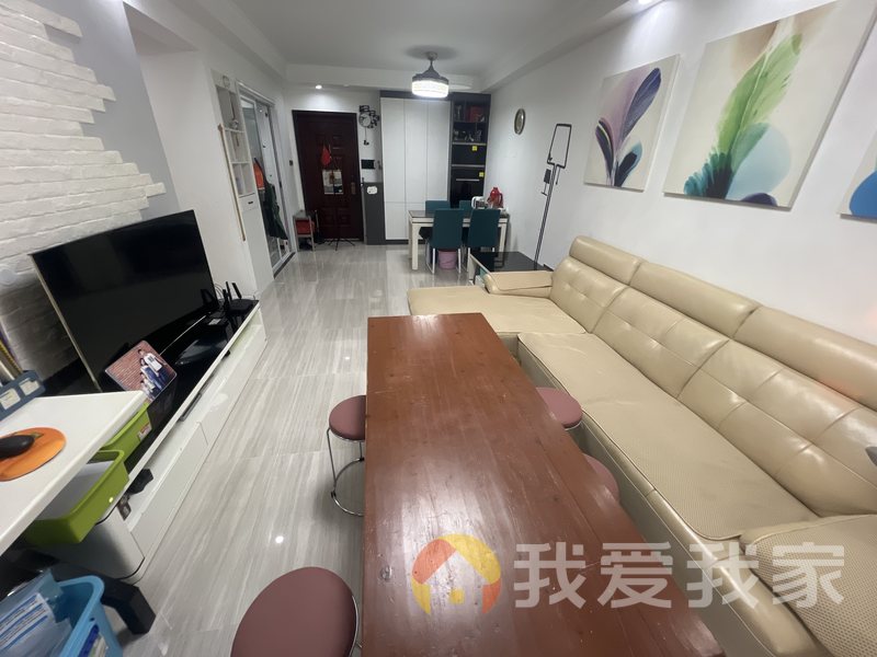 南昌我爱我家保利金香槟 南北通透，采光好 装修好，环镜优美 近地铁 周边匹套完善，，出行方便