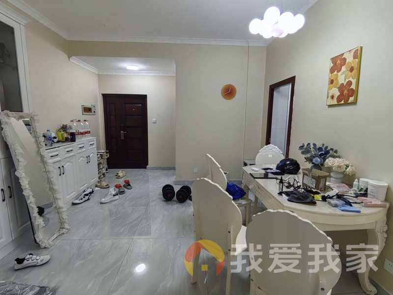 恒鑫大厦 装修好，环镜优美 周边匹套完善，，出行方便