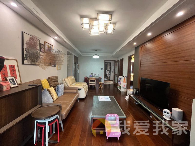 南昌我爱我家万科金域蓝湾 南北通透，采光好 装修好，环镜优美 周边匹套完善，，出行方便