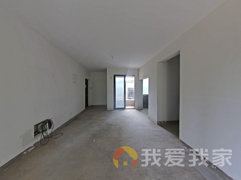 绿地国际博览城二期博伟 南北通透，采光好 装修好，环镜优美 近地铁 周边匹套完善，，出行方便