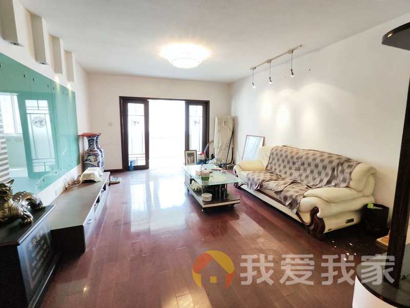 中山佳苑 南北通透，采光好 装修好，环镜优美 近地铁 中间楼层