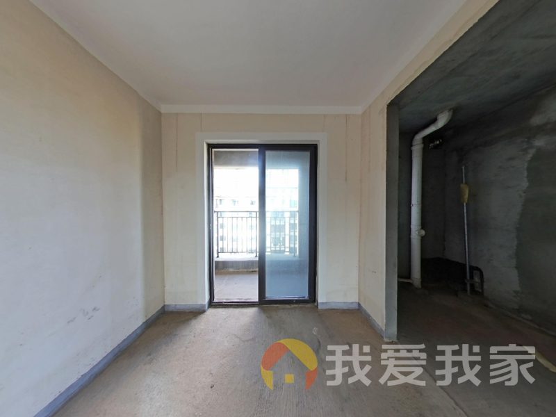 南昌我爱我家正荣华润玲珑府 南北通透，采光好 视野好，诚心出售