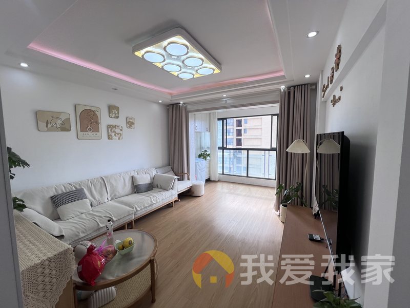 伟梦清水湾临峰香阁 南北通透，采光好 装修好，环镜优美 近地铁 中间楼层
