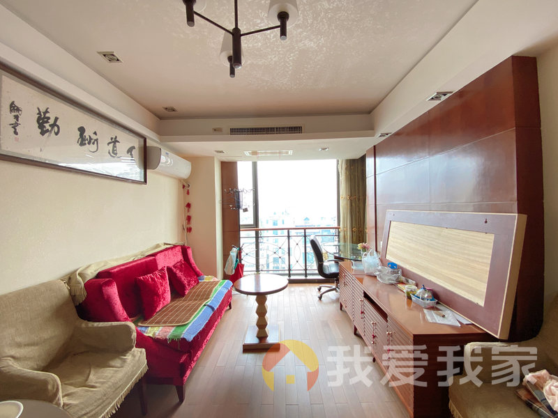 南昌我爱我家海航白金汇 南北通透，采光好 装修好，环镜优美 近地铁 周边匹套完善，，出行方便