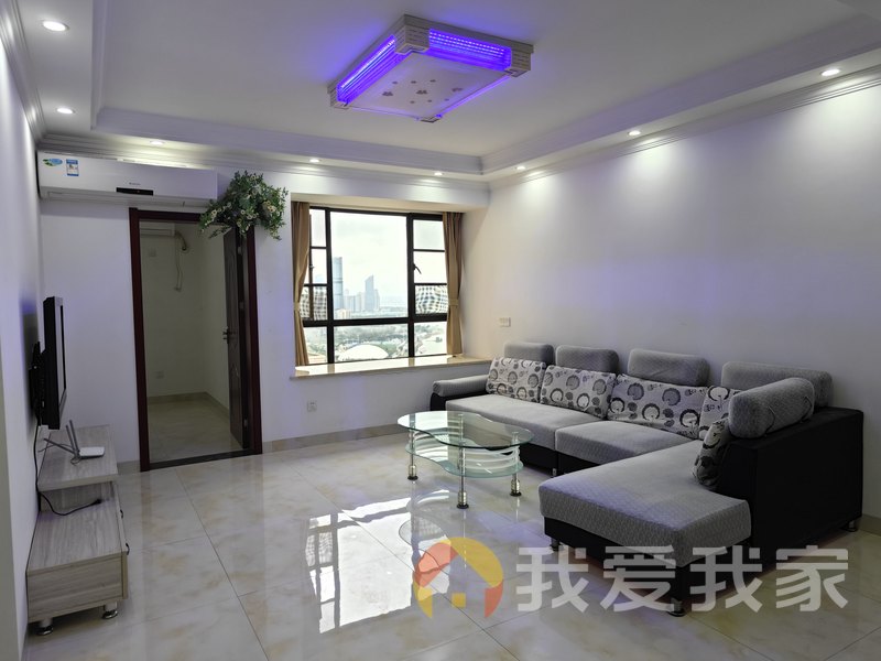 豪华装修，地铁口房，房子新出路好好停车，交通很便利