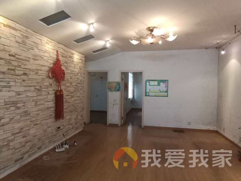 南昌我爱我家高校住宅小区 南北通透，采光好 装修好，环镜优美 周边匹套完善，，出行方便