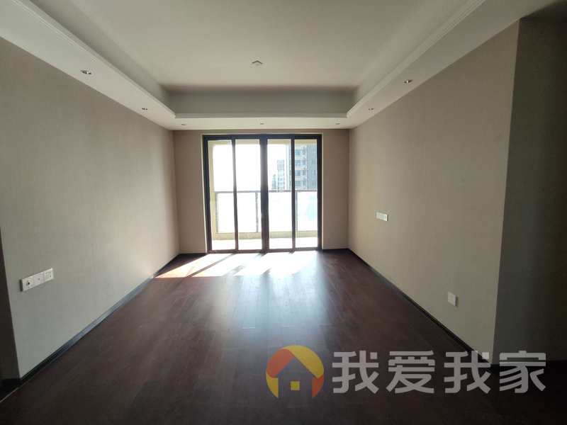 南昌我爱我家装修标准高，中央空调 新风加地暖，好楼层采光很OK，随时咨询