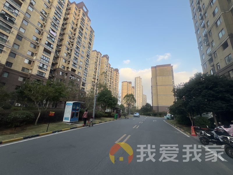 南昌我爱我家千禧同业 南北通透，采光好 装修好，环镜优美 中间楼层