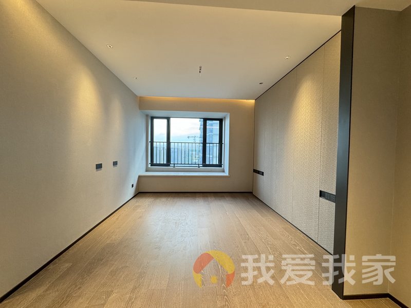 南昌我爱我家华侨城万科六期汀岸 南北通透，采光好 装修好，环镜优美 中间楼层