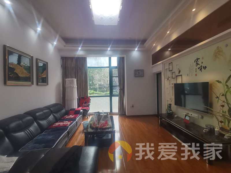 南昌我爱我家正荣大湖之都凌湖峰 南北通透，采光好 装修好，环镜优美 近地铁 周边匹套完善，，出行方便