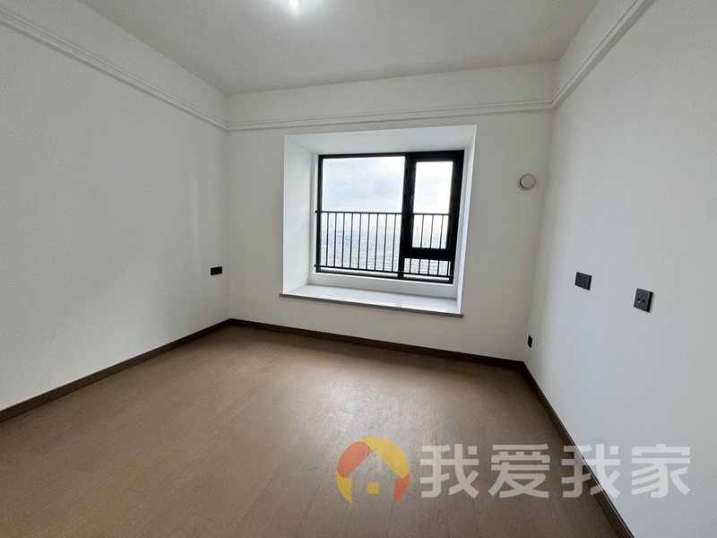 南昌我爱我家华侨城万科六期汀岸 南北通透，采光好 装修好，环镜优美 视野好，诚心出售
