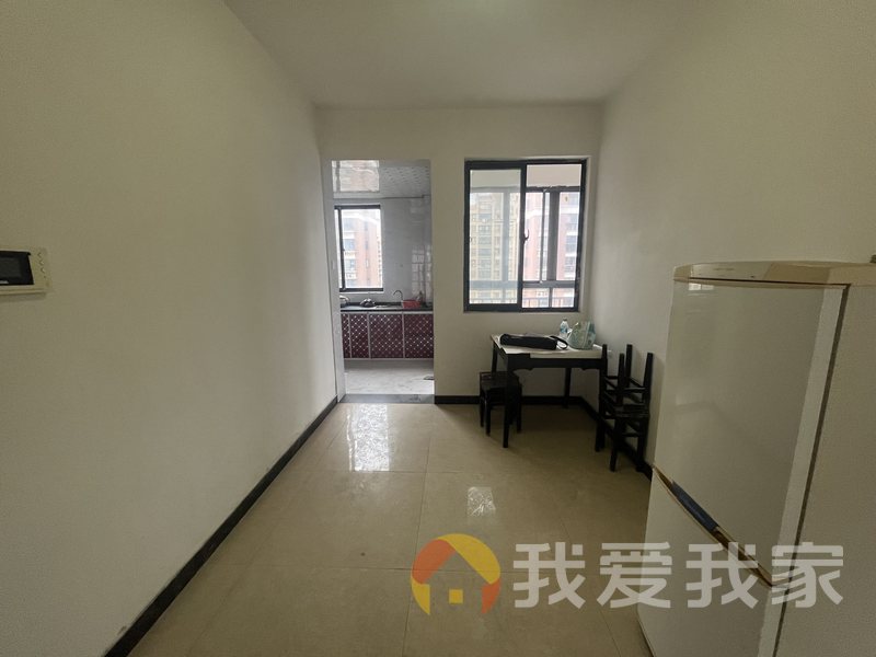 南昌我爱我家春和景明花园 南北通透，采光好 装修好，环镜优美 中间楼层