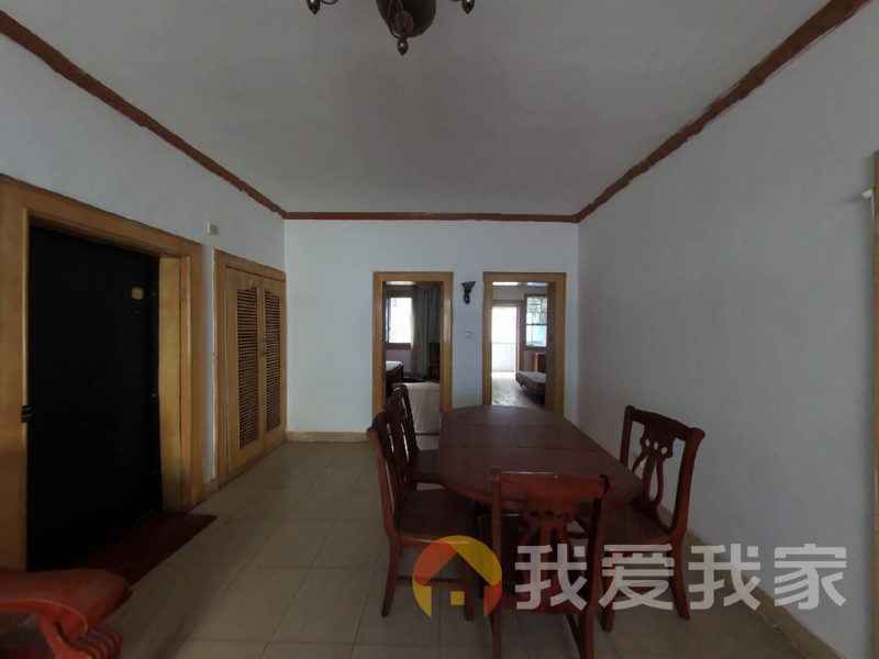 南 大对面，出入方便户型好本人有钥匙，价钱有商量