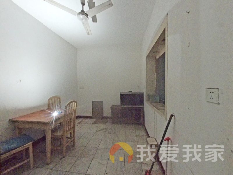 南昌我爱我家师大南路54号手表厂宿舍(金芯社区) 南北通透，采光好 近地铁 视野好，诚心出售