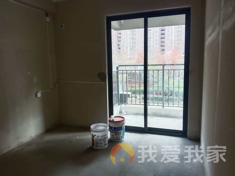 绿都观澜府南苑 南北通透，采光好 周边匹套完善，，出行方便