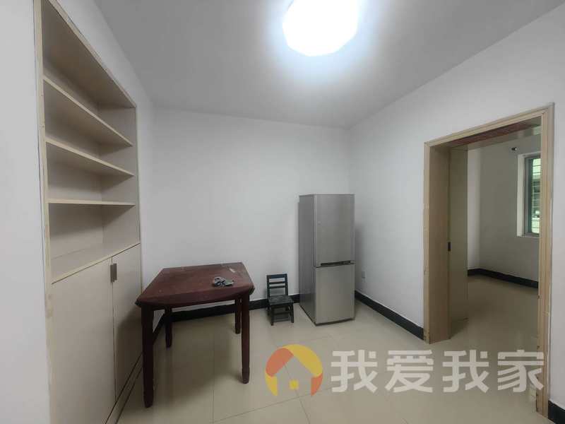东坛巷 南北通透，采光好 装修好，环镜优美 近地铁 中间楼层
