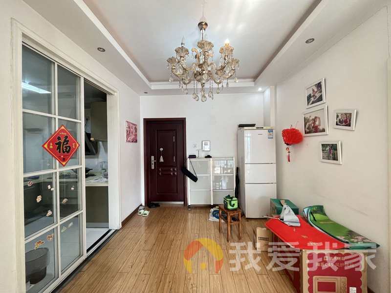 南昌我爱我家联泰香域滨江 南北通透，采光好 装修好，环镜优美 近地铁 中间楼层