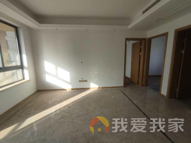 南昌我爱我家九龙湖高品质小区，精装三房低价出售，中央空调带地暖