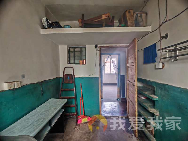 南昌我爱我家铁路八村 南北通透，采光好 装修好，环镜优美 视野好，诚心出售