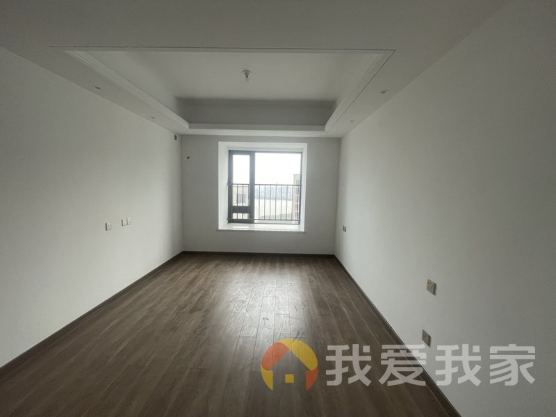 南昌我爱我家中骏世界城 南北通透，采光好 装修好，环镜优美 视野好，诚心出售