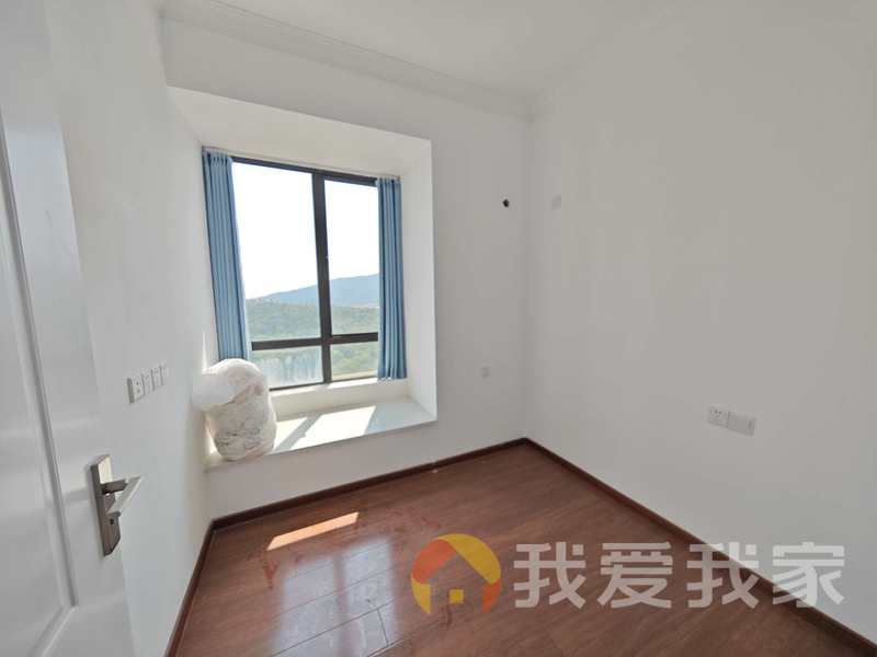 合一中央城（御龙湾花园） 南北通透，采光好 装修好，环镜优美 视野好，诚心出租