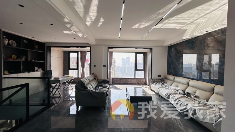 南昌我爱我家世纪滨江 南北通透，采光好 装修好，环镜优美 视野好，诚心出售
