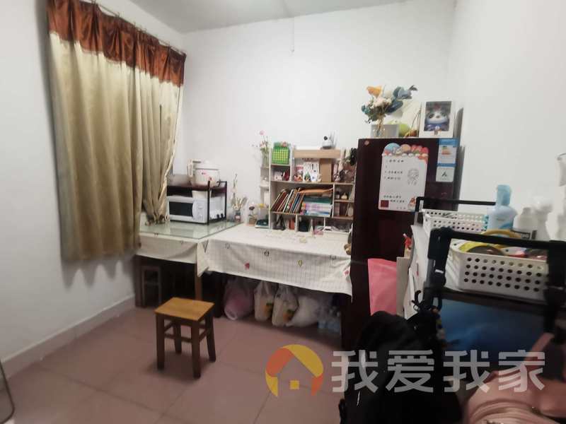 红谷滩春晖路 南北通透，采光好 装修好，环镜优美 近地铁 视野好，诚心出售