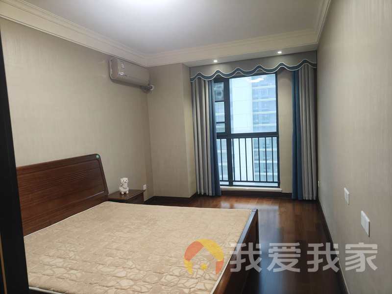 南昌我爱我家中海寰宇天下（阅湖居） 南北通透，采光好 装修好，环镜优美 视野好，诚心出售