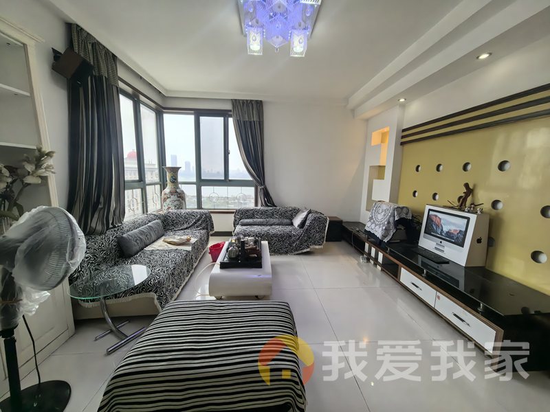 南北通透大四房 好楼层家电家具全带  房东好说话
