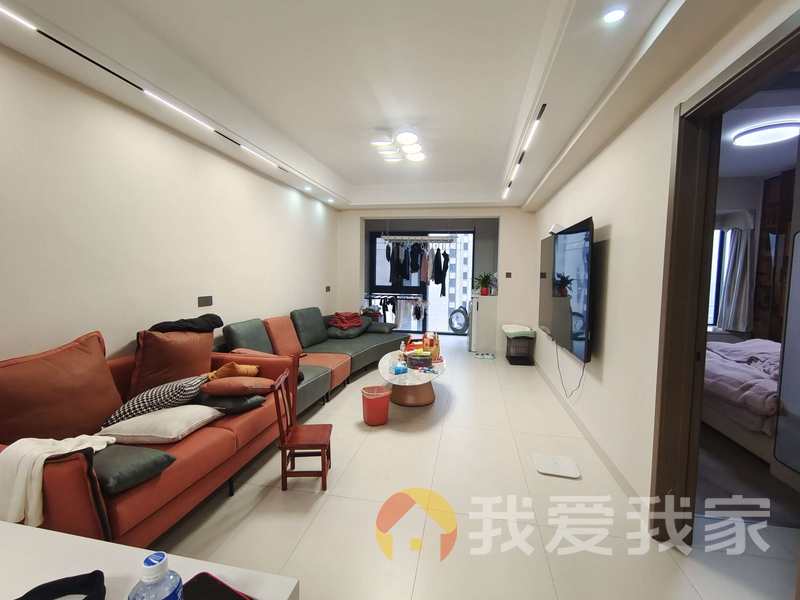 青云公馆 南北通透，采光好 装修好，环镜优美 近地铁 视野好，诚心出售