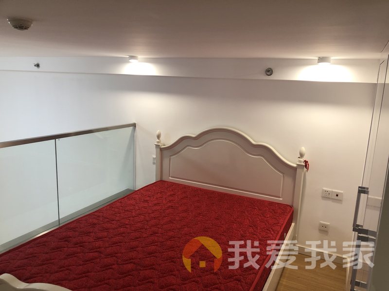 南昌我爱我家中海寰宇天下（阅湖居） 南北通透，采光好 装修好，环镜优美 视野好，诚心出售