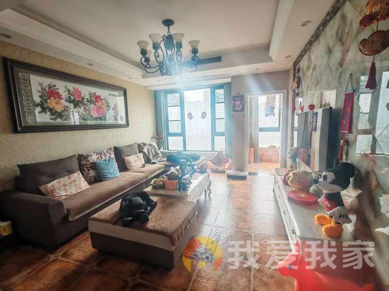 国贸天琴湾西区 南北通透，采光好 装修好，环镜优美 中间楼层