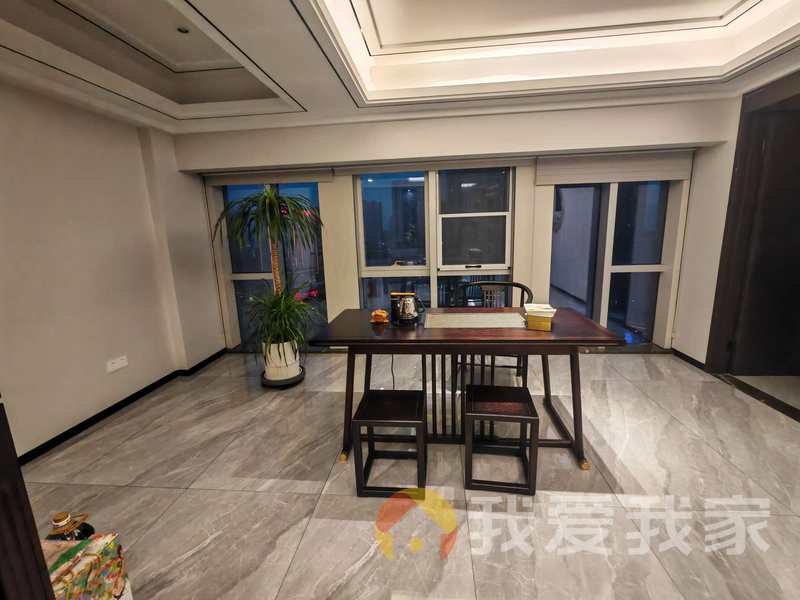 香溢花城二期 南北通透，采光好 装修好，环镜优美 周边匹套完善，，出行方便