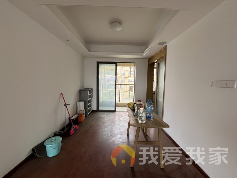 南昌我爱我家新力弘阳府 南北通透，采光好 装修好，环镜优美 近地铁 视野好，诚心出售