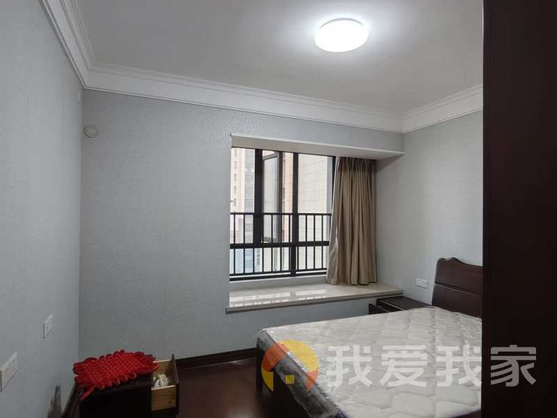 南昌我爱我家中海寰宇天下（阅湖居） 南北通透，采光好 装修好，环镜优美 视野好，诚心出售