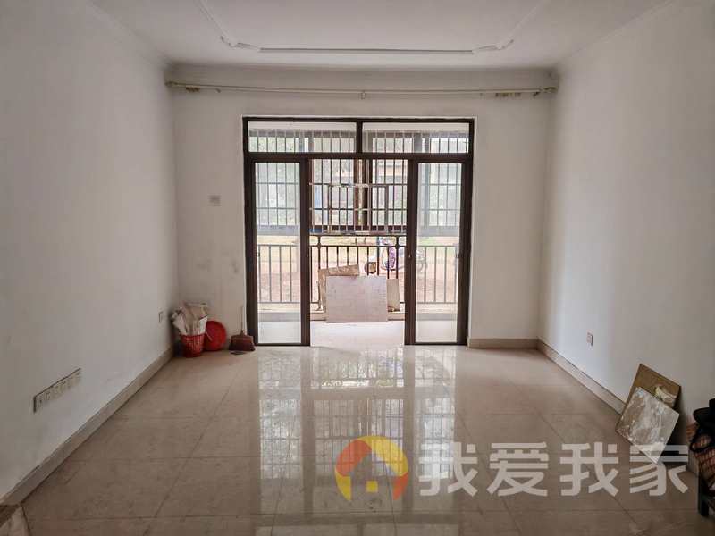 南昌我爱我家保利蓝海嘉居 南北通透，采光好 装修好，环镜优美 周边匹套完善，，出行方便