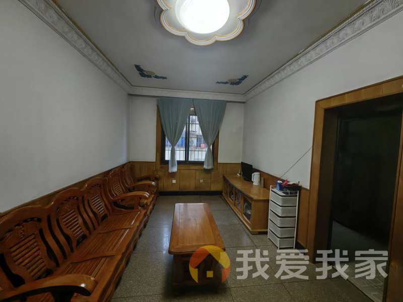 金盘路4号市政宿舍 南北通透，采光好 视野好，诚心出租