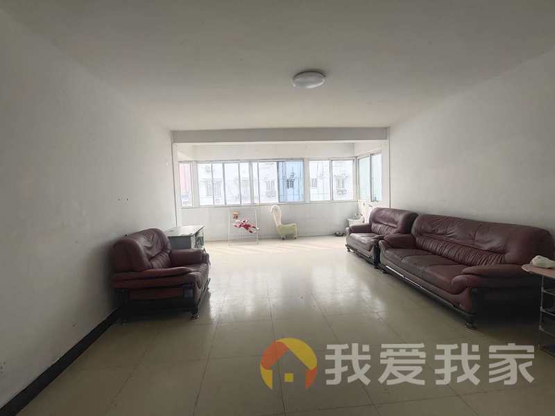新建区长征路 南北通透，采光好 视野好，诚心出售