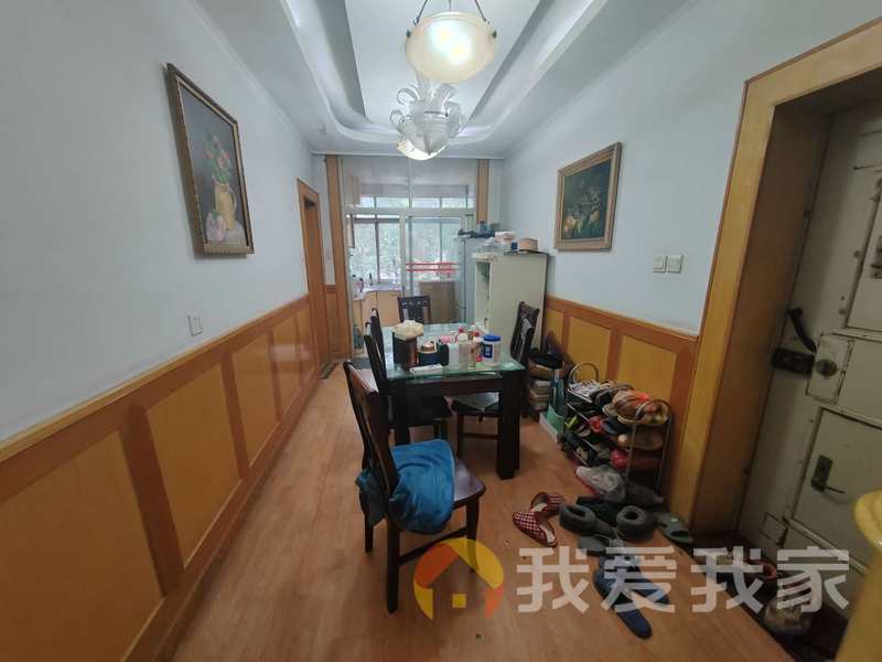 民德路113号冶金设计院宿舍 南北通透，采光好 装修好，环镜优美 近地铁 中间楼层