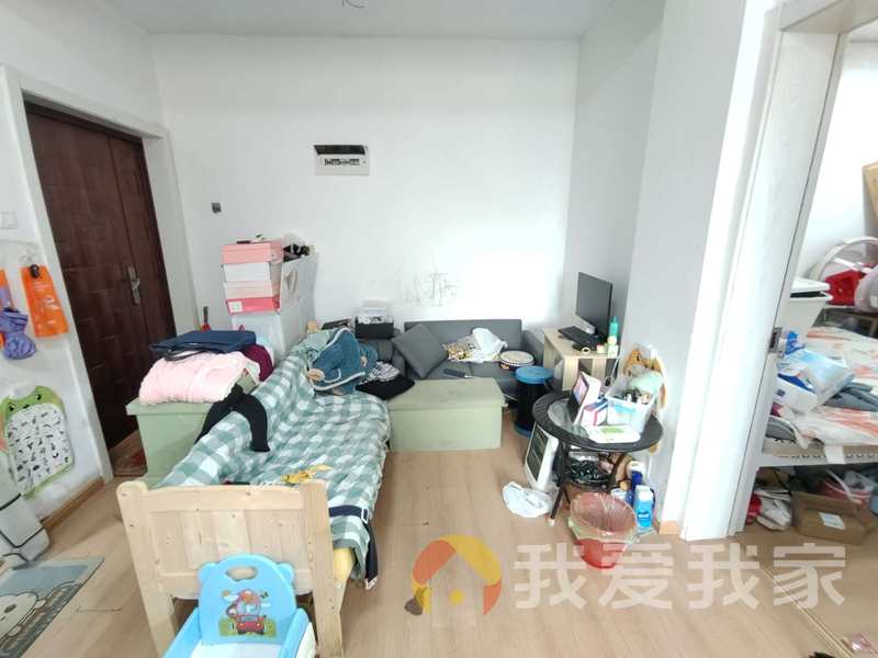 南昌我爱我家青岚苑小区（锦泰佳苑） 南北通透，采光好 装修好，环镜优美 中间楼层